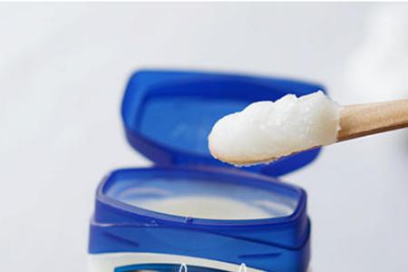 凡士林的作用和用途，美容保濕女性冬天必備