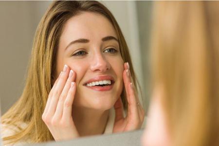 臉上七處長痘痘的位置圖解，一直長痘原來是這里出現毛病