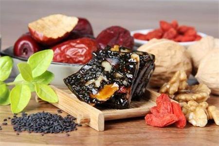 阿膠糕的功效與作用及食用方法，孕婦吃阿膠糕有利于產(chǎn)后恢復(fù)