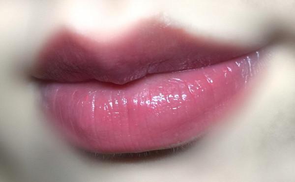 唇部打底和潤唇膏區別嗎?潤唇膏有什么用?