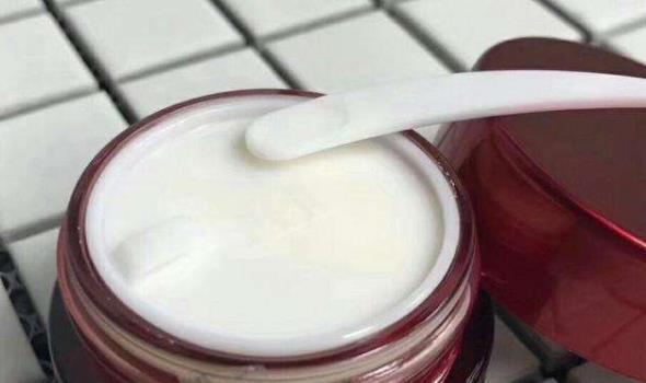 眼霜的正確使用方法介紹，眼霜怎么用？