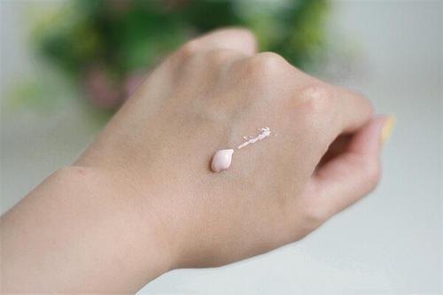 隔離霜和防曬霜的正確使用順序是什么?如何涂抹?