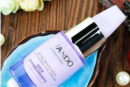 眼霜的正確使用方法，女生眼部肌膚煥發(fā)年輕的秘訣