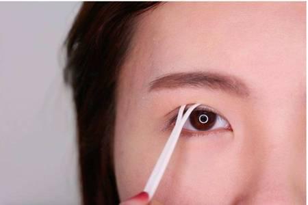 女生眼皮腫的原因，五個(gè)方法幫你解除腫眼皮的困擾