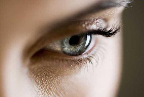 如何淡化眼部細紋 眼部細紋這樣搞定