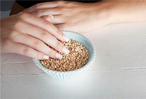 教你自制3種護手霜潤膚防裂 省錢又實用！