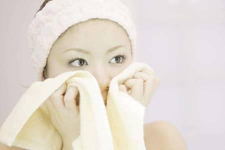 白醋洗臉的四個(gè)好處，用白醋洗臉的正確清潔方法