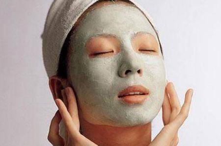 護膚誤區：睡前不涂任何保濕護膚產品可以讓皮膚休息是真的嗎