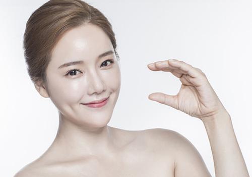 春夏換季時該如何護膚 要注重給肌膚進行補水