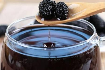 桑葚干的功效與作用，女生常吃桑葚黑發抗老更年輕