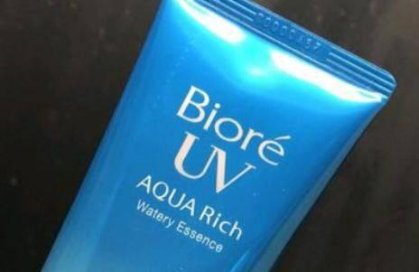 適合學生黨用的性價比高的防曬霜推薦 三款親測用到空瓶-易網<a href=http://www.logojc.com/ target=_blank class=infotextkey>健康養生</a>網 適合學生黨用的性價比高的防曬霜推薦 三款親測用到空瓶