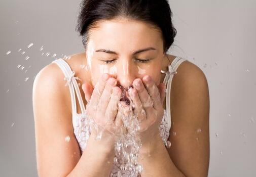 皮膚黃是什么原因導致的？皮膚黃如何美白