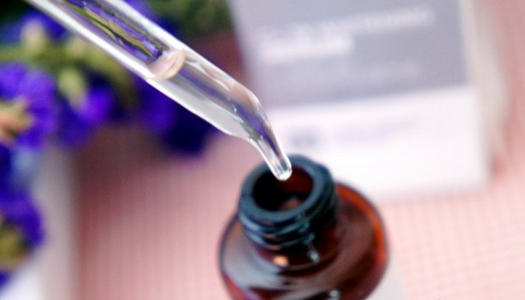 精華液可以天天使用嗎 如何正確使用精華液?-易網(wǎng)健康<a href=http://www.logojc.com/jkys/ target=_blank class=infotextkey>養(yǎng)生</a>網(wǎng) 精華液可以天天使用嗎 如何正確使用精華液?