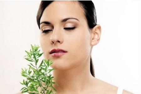 油性皮膚怎么改善，夏天出油多長痘的護膚方法