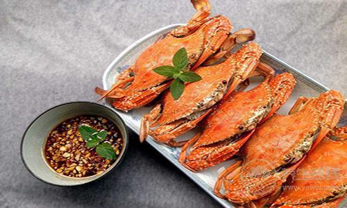 秋季飲食謹(jǐn)記六禁忌 吃太多蟹暴飲暴食