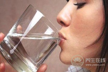 秋季皮膚干燥有哪些補水方法?