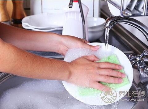 秋燥傷皮膚，4個(gè)妙招杜絕干癢上身