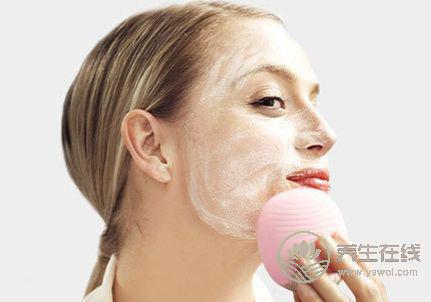 秋季白天和晚上的護膚步驟