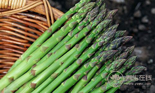 夏天便秘怎么辦？7種食物助你排便通暢、養出好氣色