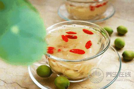 秋季養(yǎng)肺食物有哪些?秋季肺燥的癥狀有哪些?