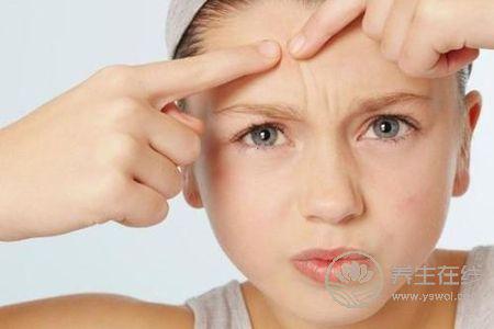 秋季皮膚為什么會過敏?秋季皮膚過敏有什么癥狀?