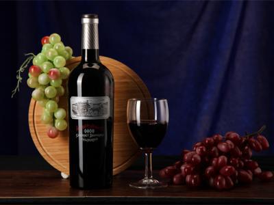 秋天喝葡萄酒有哪些好處？沒(méi)喝完的葡萄酒怎么保存？