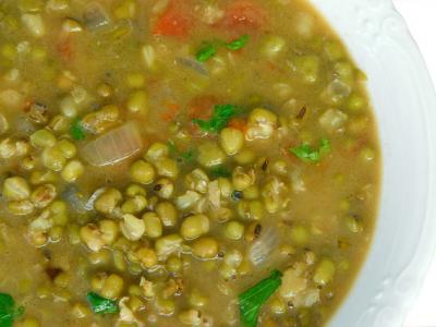 夏季喝什么湯好養生的，對付夏季高氣溫少不了它