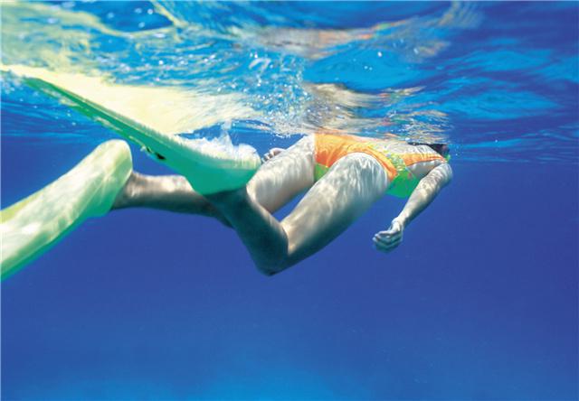 冬天游泳有哪些好處？游泳雖好這些事要注意！