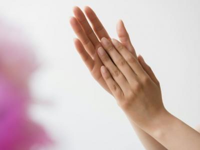 秋冬季手掌脫皮怎么辦？手掌脫皮有什么預(yù)兆