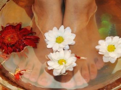 夏天什么時(shí)候泡腳最好 夏天泡腳泡多久最好