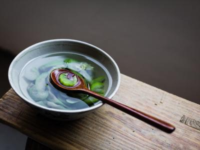 夏季適合喝什么養生湯，這些養生湯能降火排毒
