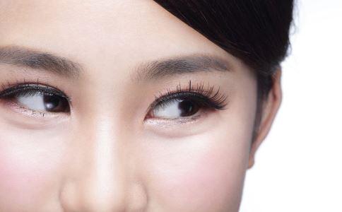 紋眼線 眼睛按摩 貼假睫毛 角膜潰瘍 紋眉