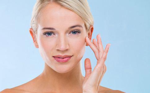 冬季如何補(bǔ)水 冬季如何保濕 用眼過度 涂抹眼霜