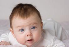 寶寶眼屎多提防眼睛發炎