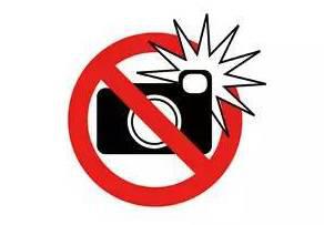 警惕！這樣給寶寶拍照會影響視力！