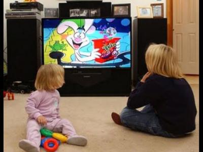 看電視姿勢不良小心斜視