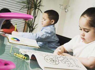 在校學(xué)生如何有效預(yù)防近視的發(fā)生？