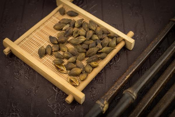 蒼耳子怎么吃才沒有毒？100度高溫能去毒性