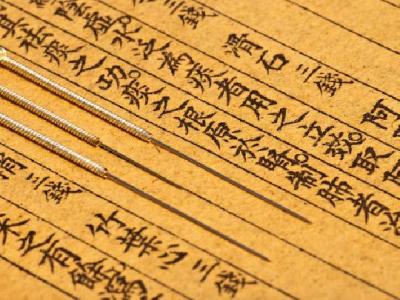 什么方法不吃藥就能治療咽炎? 2個中醫按摩治療咽炎的方法