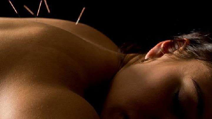 治療耳鳴用的針灸方法是怎樣的 專家解讀中醫針灸治耳鳴的方法