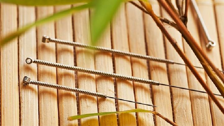 中醫(yī)針灸治療銀屑病應(yīng)該怎么做？哪些蔬菜對(duì)銀屑病康復(fù)有好處？