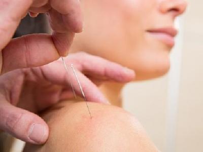 中醫針灸治療銀屑病應該怎么做？哪些蔬菜對銀屑病康復有好處？