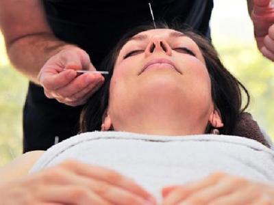 女性月經(jīng)不調(diào)試試按摩療法 中醫(yī)針灸也可治療女性月經(jīng)不調(diào)