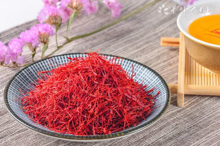 早晨喝什么水對祛斑好啊-易網健康<a href=http://www.logojc.com/jkys/ target=_blank class=infotextkey>養生</a>網 早晨喝什么水對祛斑好啊